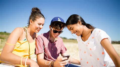 Legal age: teenagers and the law .